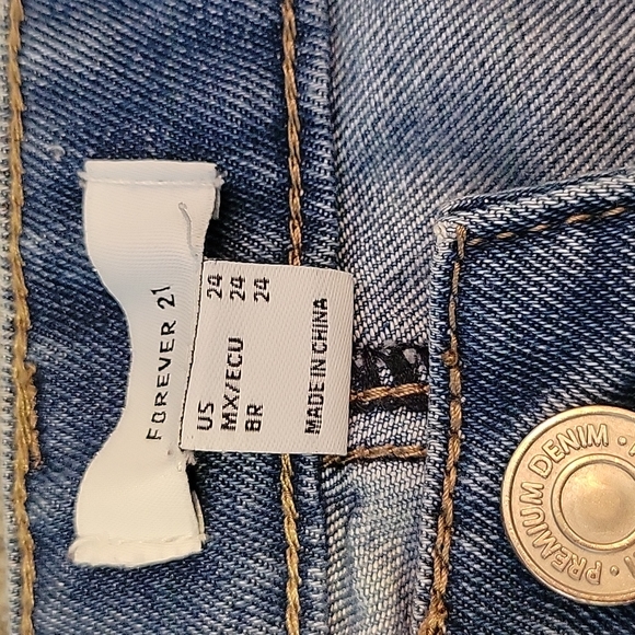 Boyfriend Jeans - Picture 3 of 4